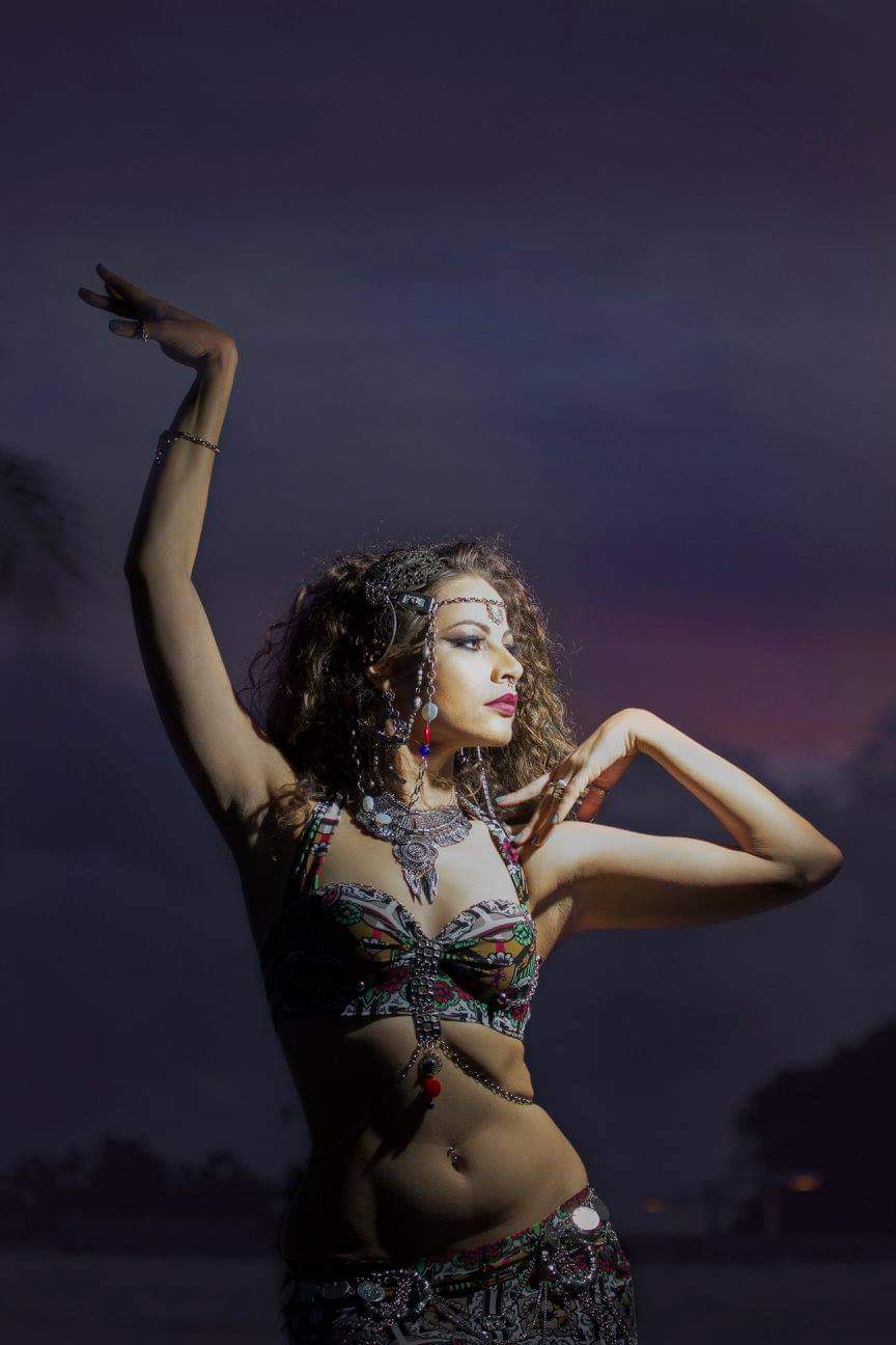 Imagem de dançarina(s) de Fusion Bellydance com figurino bonito